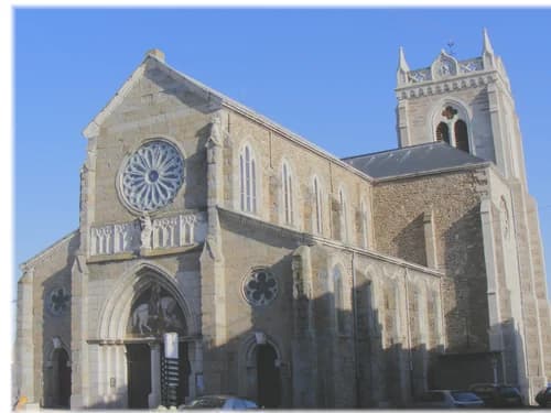 église Saint-Martin de Saint-Martin-la-Plaine à Saint-Martin-la-Plaine