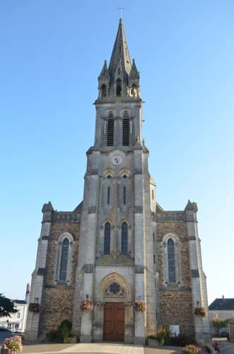 église Saint-Pierre de Port-Saint-Père à Port-Saint-Père