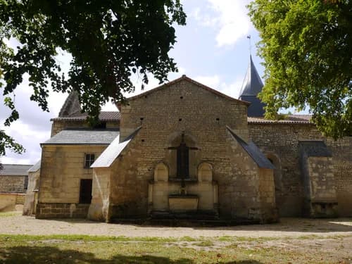 église Saint-Macaire de Saint-Macaire-du-Bois à Saint-Macaire-du-Bois