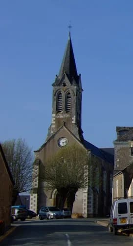 Église église Saint-Saturnin de Saint-Saturnin-sur-Loire à Saint-Saturnin-sur-Loire