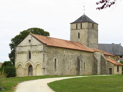 église Saint-Sylvestre de Montalembert à Montalembert