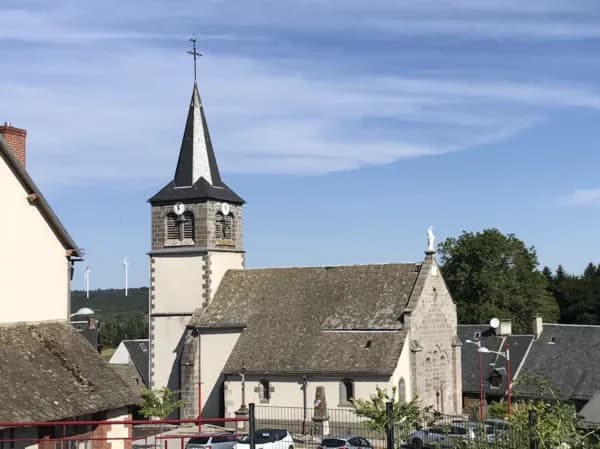 église Saint-Julien de Saint-Julien-Puy-Lavèze à Saint-Julien-Puy-Lavèze