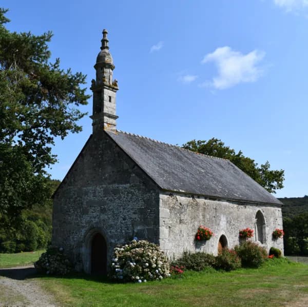 chapelle Notre-Dame-des-Fleurs de Locarn à Locarn
